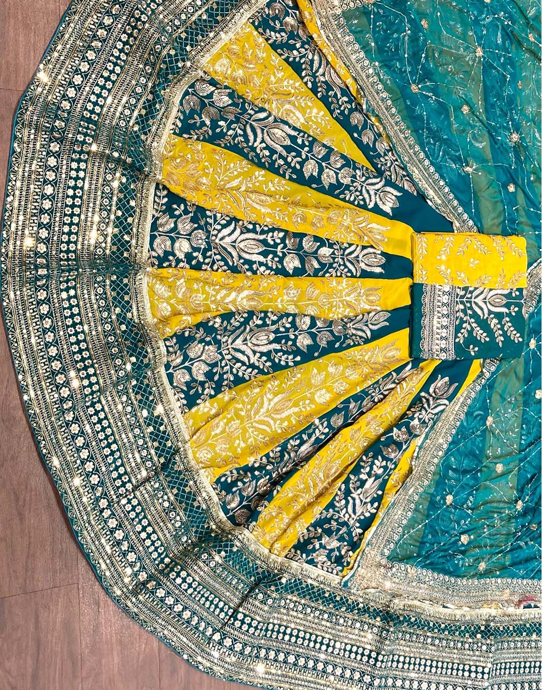 Multicolor Poshak in Green and Yellow